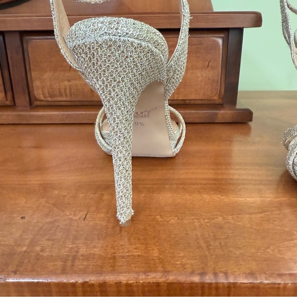 NEW Jewel Badgley Mischka Glittering Gold Heels woman’s 9.5 formal dressy strap - Picture 4 of 10